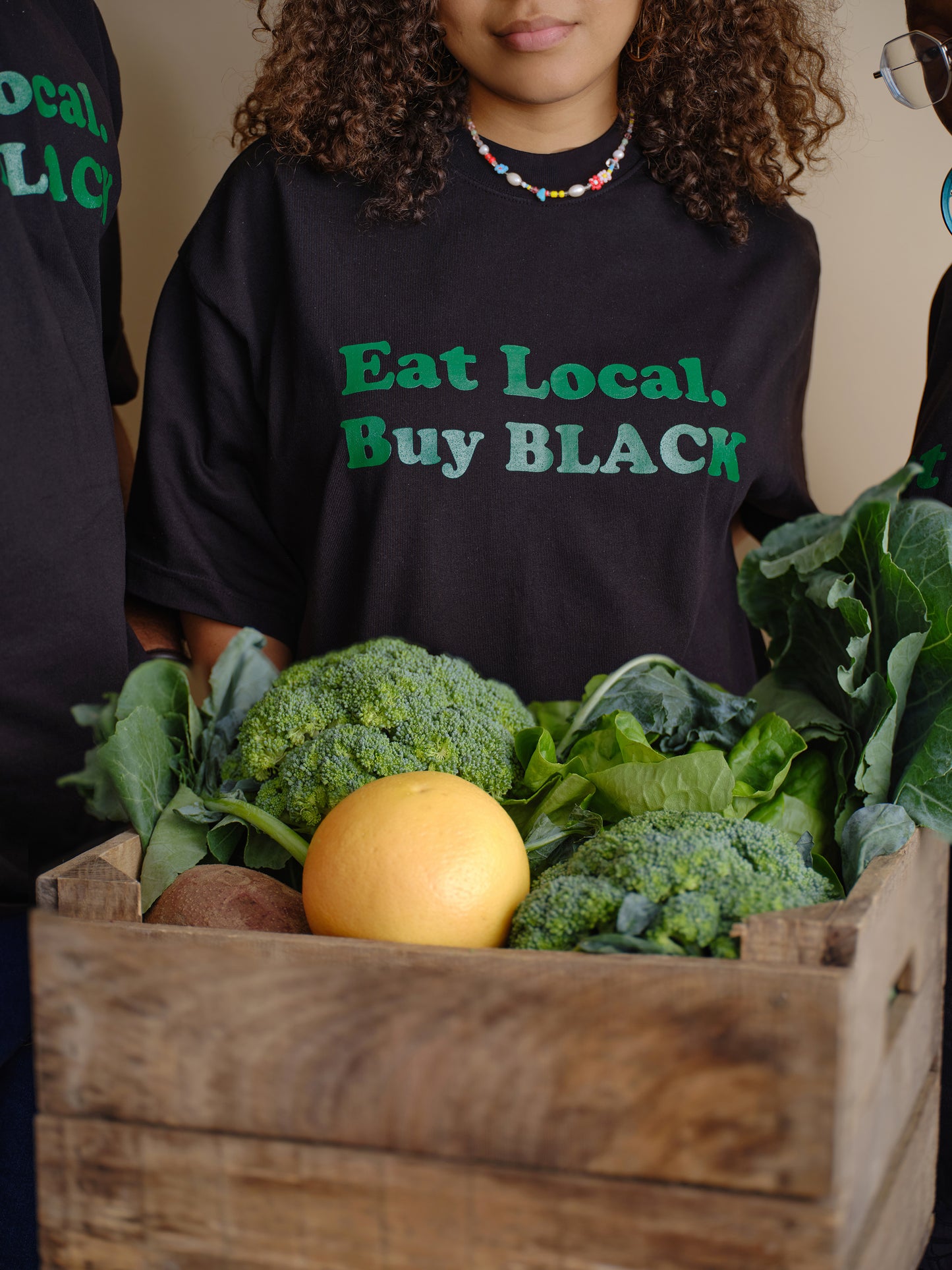 Save The Planet EAT LOCAL - BLACK ORANGE -  Premium Tee
