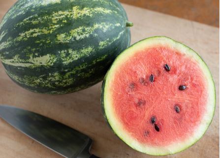 Medium Red Watermelon (Natsu Cocoa) (4-5 lbs)
